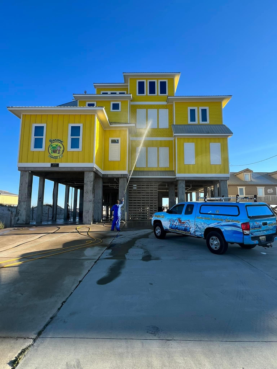 Soft Washing a Beach House in Gulf Shores, AL