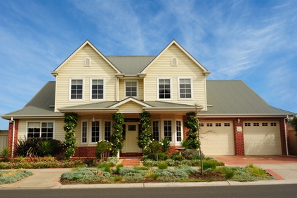 Soft Washing vs. Pressure Washing: What’s Safest for Fairhope Homes?